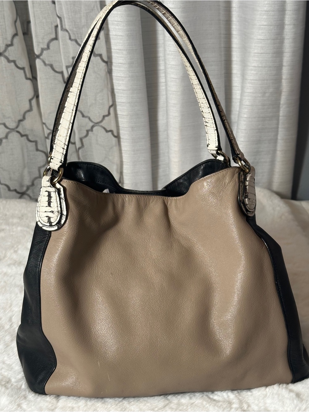 Coach Two-Tone Leather Shoulder Bag in Taupe, Black & White. GUC